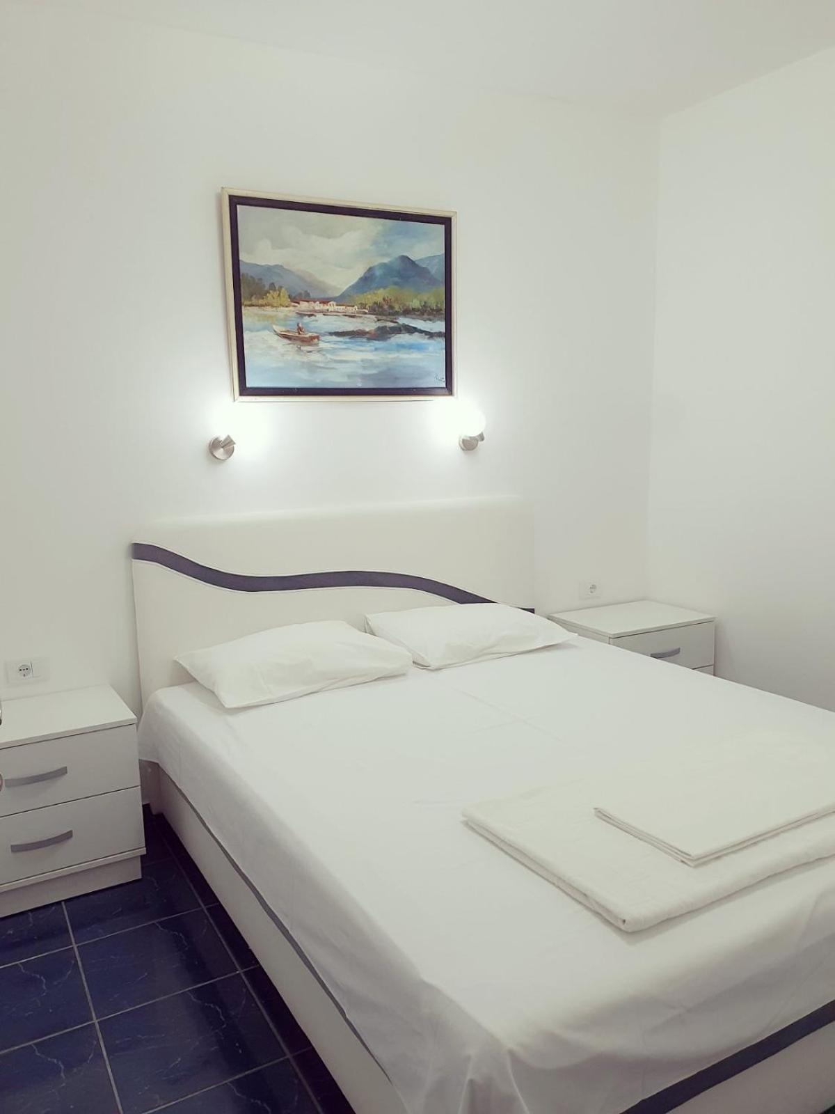 Apartments Adriatic 스베티스테판 객실 사진