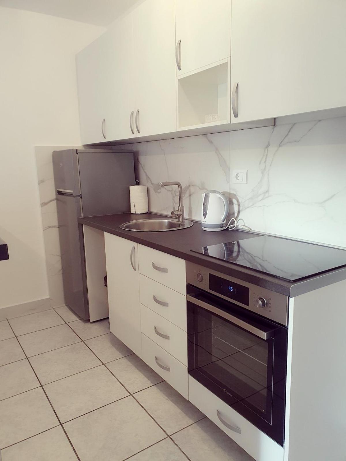 Apartments Adriatic 스베티스테판 외부 사진