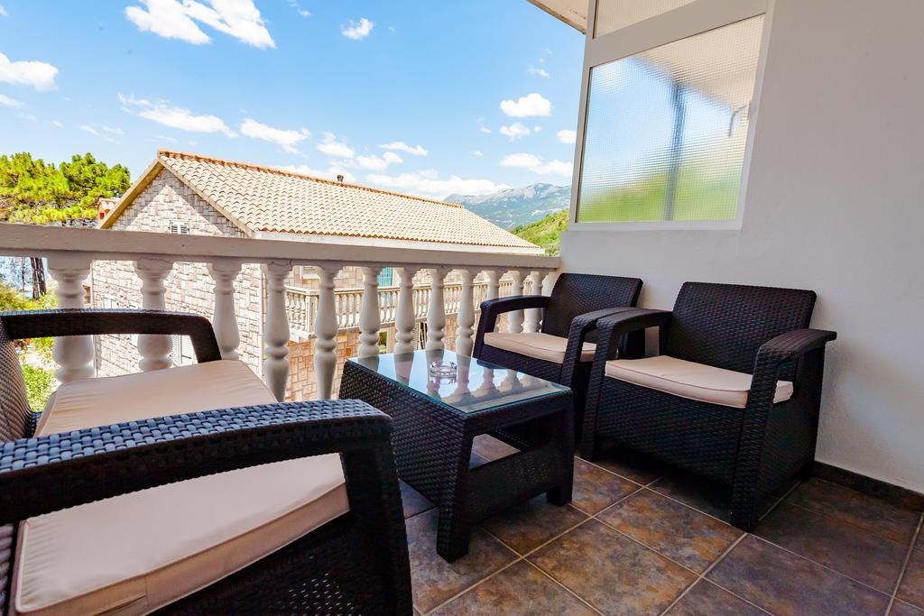 Apartments Adriatic 스베티스테판 외부 사진