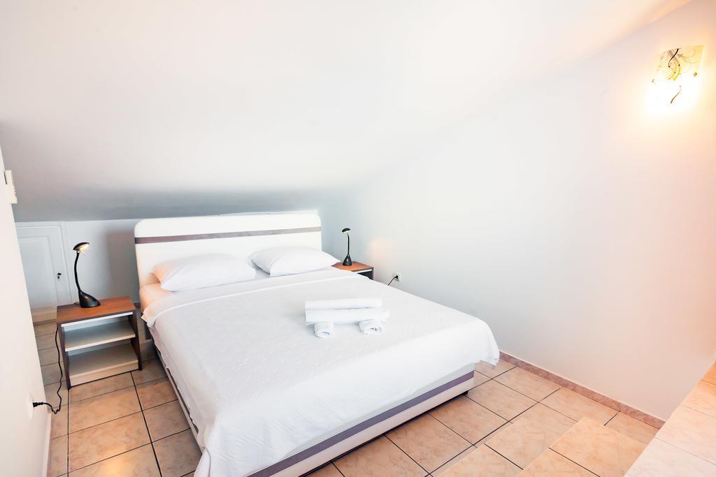 Apartments Adriatic 스베티스테판 외부 사진