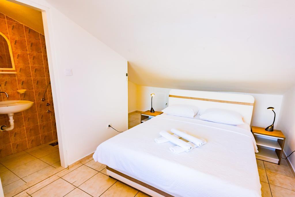 Apartments Adriatic 스베티스테판 외부 사진