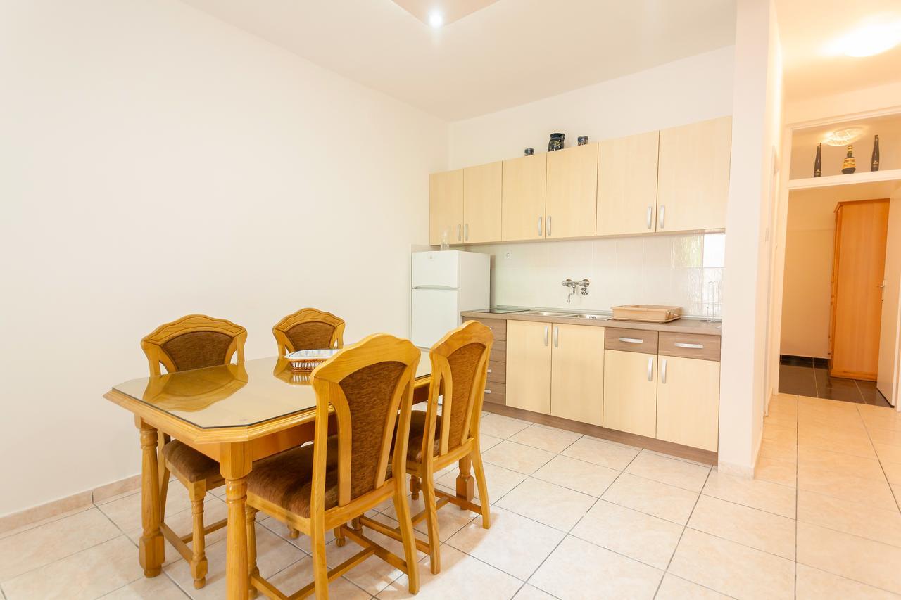 Apartments Adriatic 스베티스테판 외부 사진